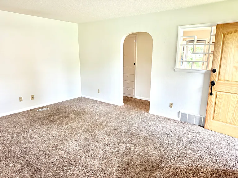 2700 Castlewood Pl #B — Photo 2