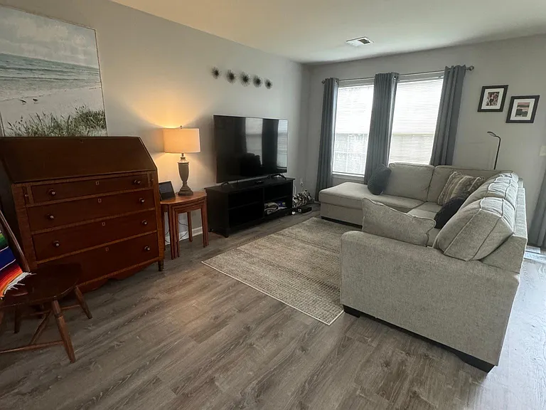 731 Trout Creek Ln — Photo 3