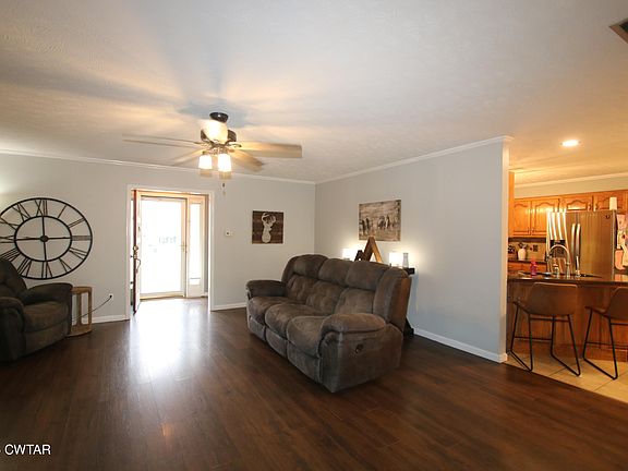 5th image of 6021 Oakwood Dr