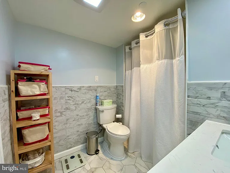 1301 N Ct #812 — Photo 34