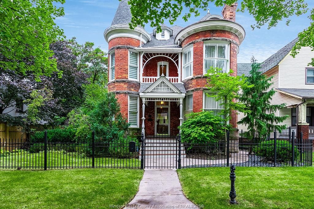 719 Victoria Ave, Windsor, ON N9A 4N3 MLS 24022069 Zillow