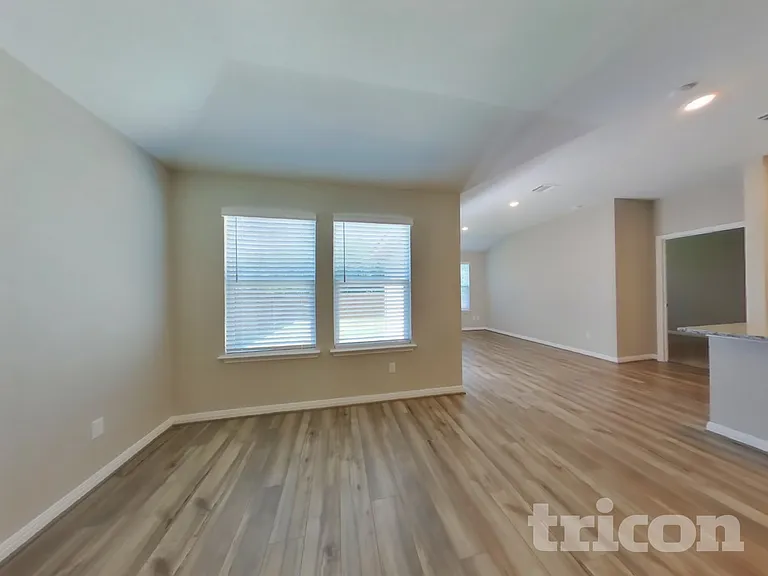13531 Emerson Way — Photo 2