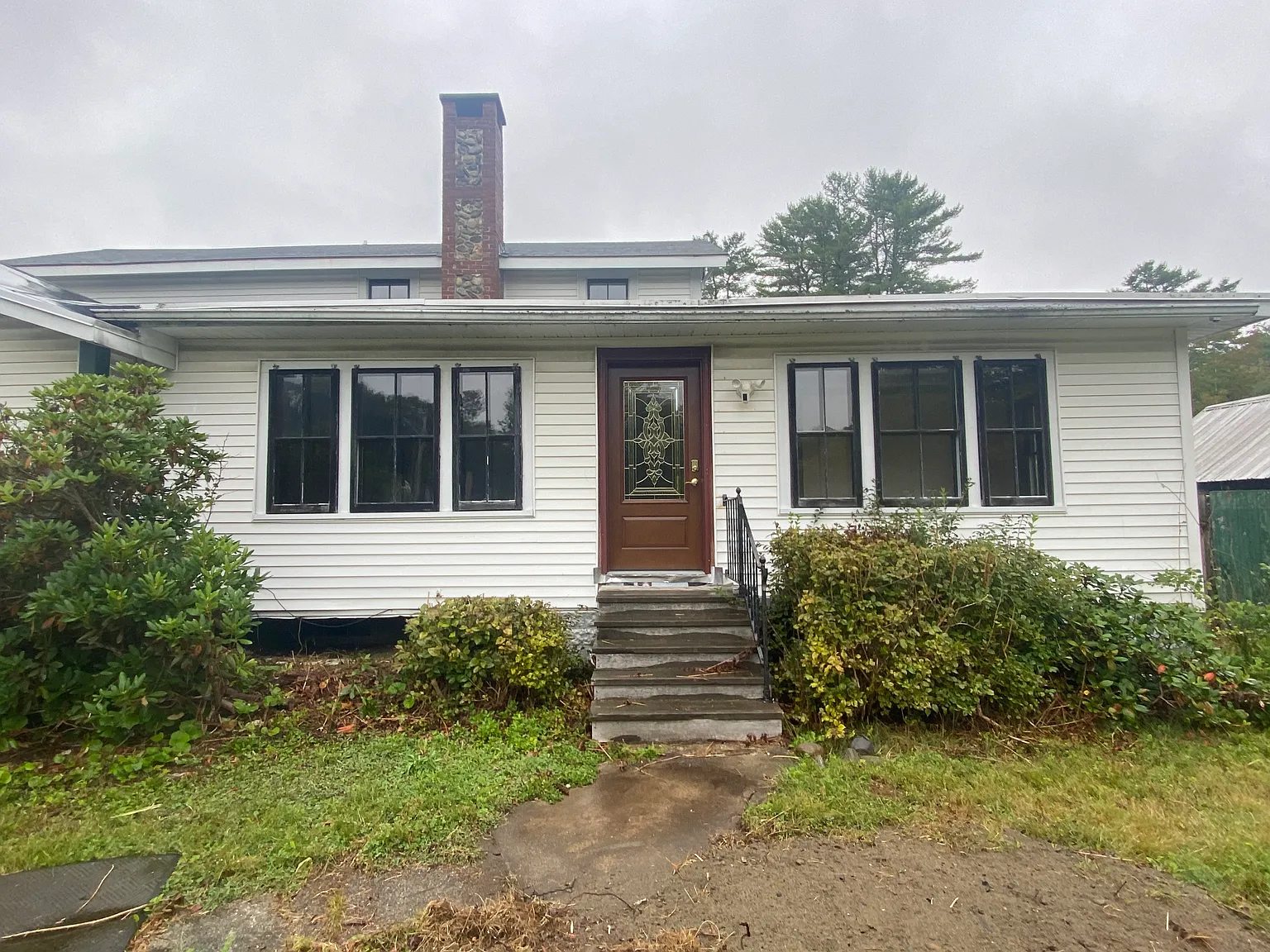 3 bed, $2,300 — Photo 1