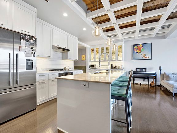 4th image of 1600 S Jefferson St #507