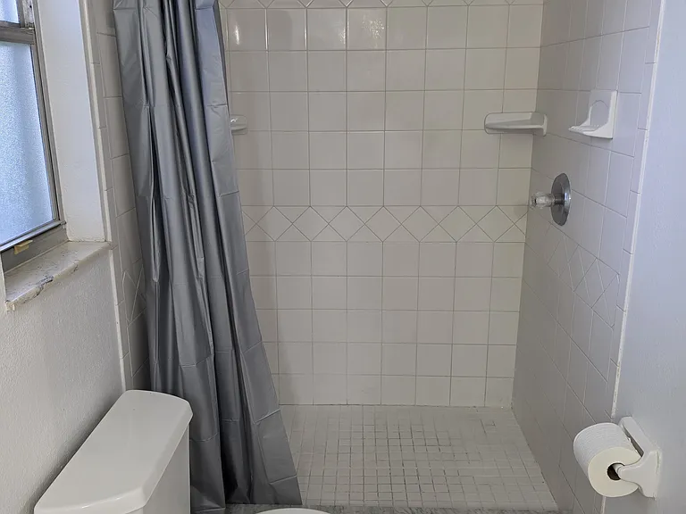 618 Banderas Ave — Photo 17