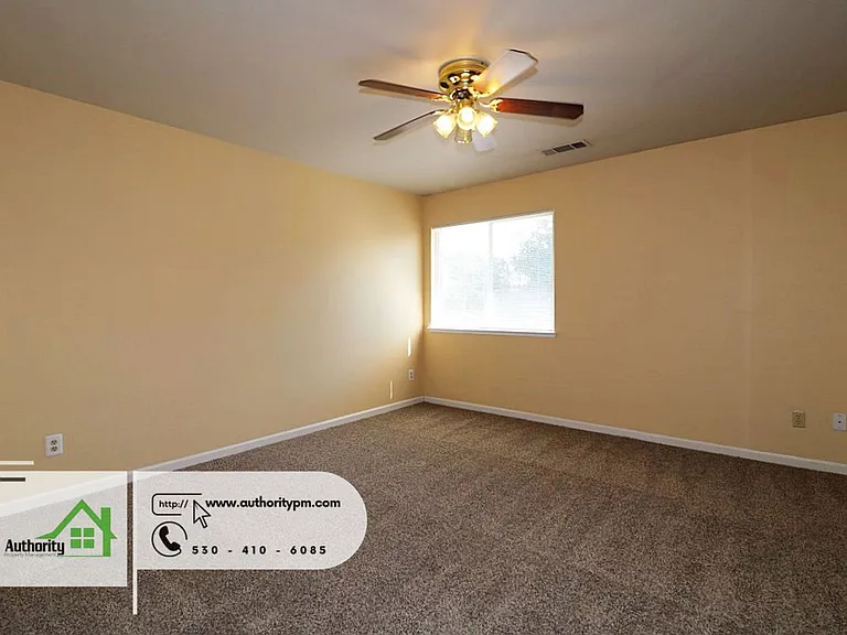 1729 Marigold Way — Photo 21