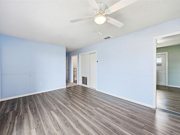 5th image of 704 N Manatee Ave
