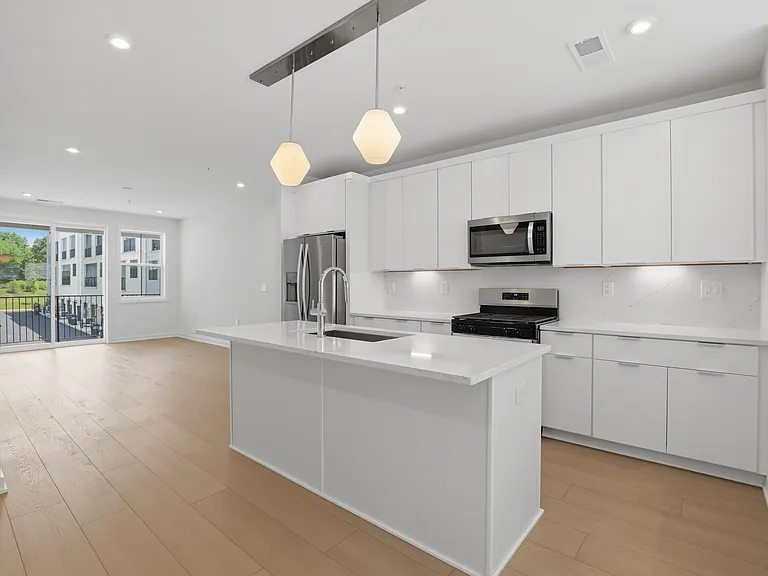 4759 Sully Point Ln — Photo 6