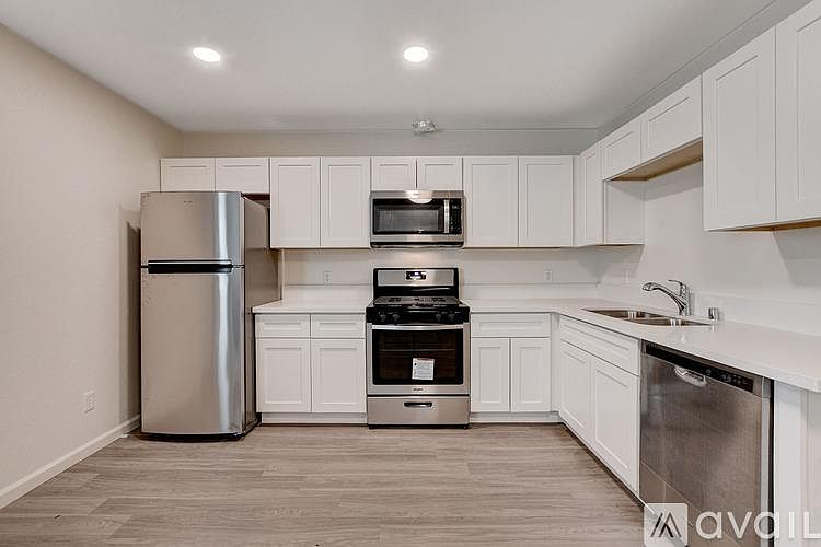 1st image of 405 S 10th St #2