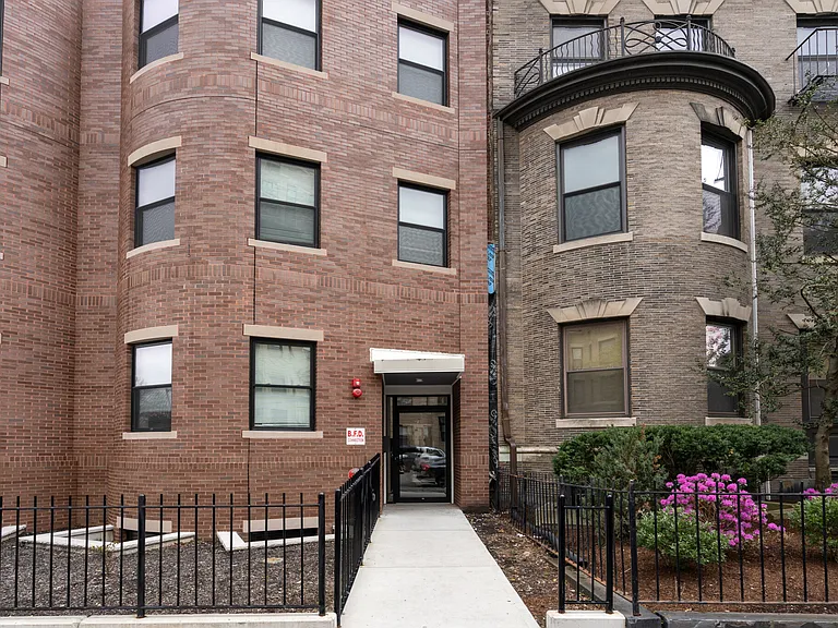 137 Peterborough St #6 — Photo 11