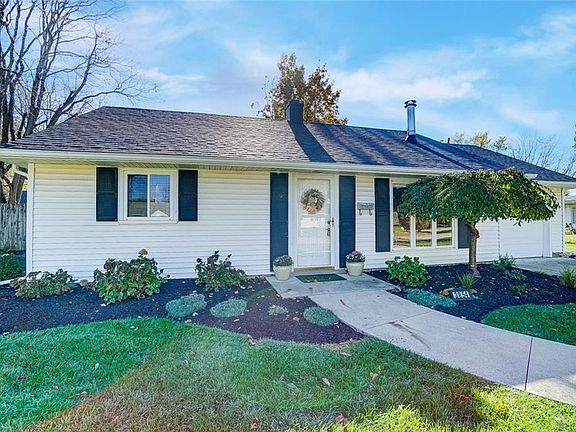 2nd image of 3854 Saranac Dr