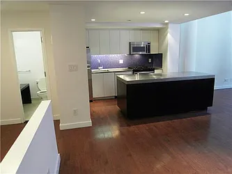 Rented by R New York