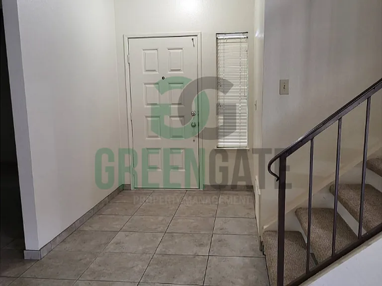 2428 Woodvale Dr — Photo 31