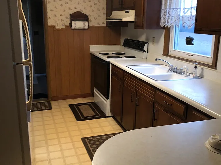 312 Apple Tree Ln — Photo 6