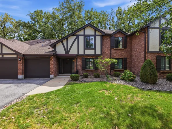 8215 Willow Dr #46D, Palos Hills, IL 60465