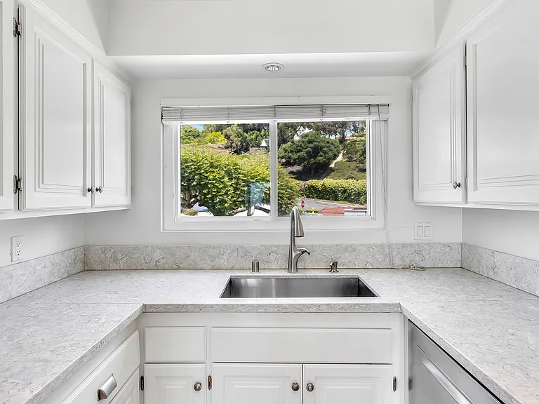 721 Calle Los Olivos — Photo 7