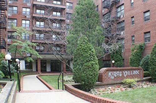 1st image of 1200 E 53rd St APT 3L