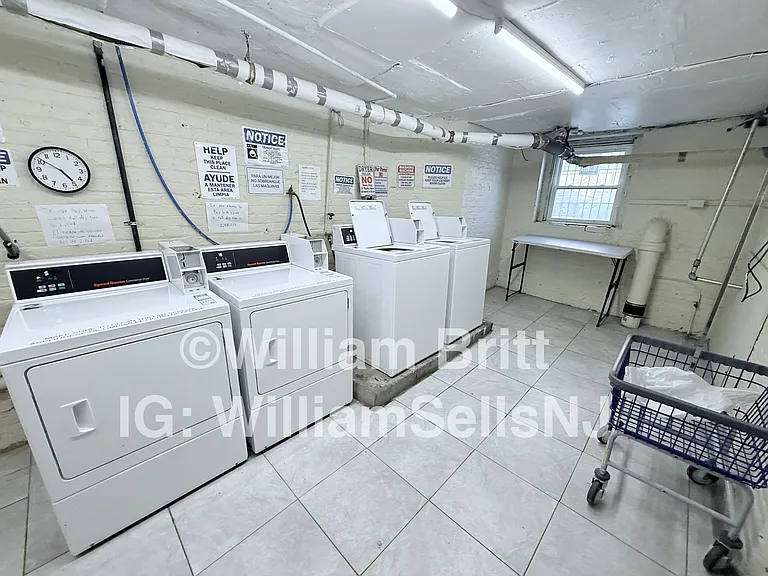 9 Bentley Ave #15 — Photo 23
