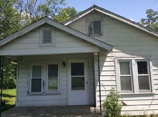 1300 S 28th St, Mount Vernon, IL 62864