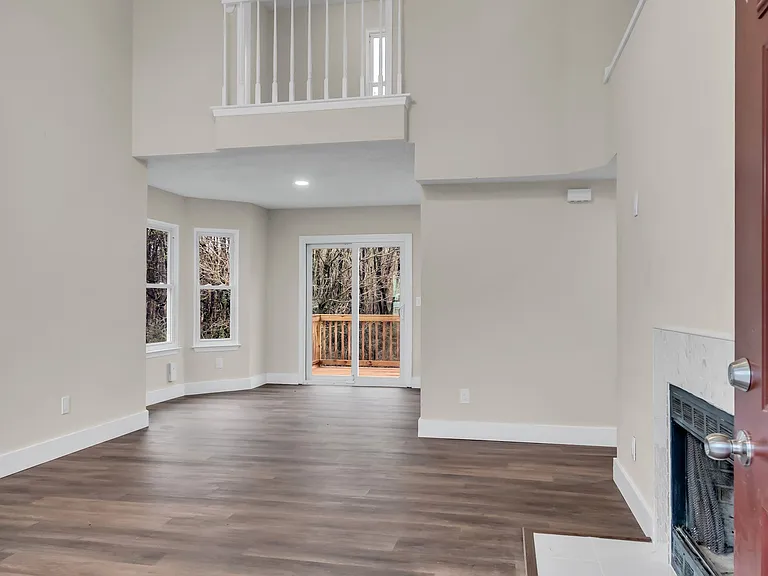213 Rebecca Pines Dr — Photo 2