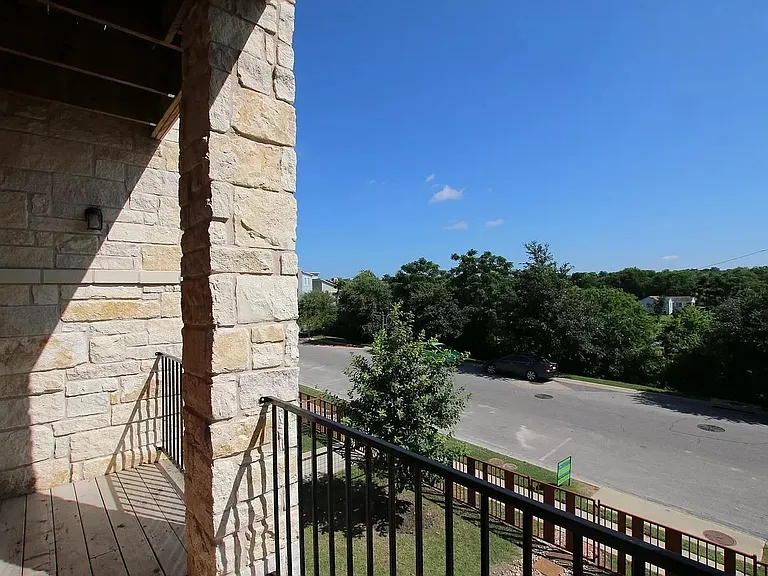 2001 Carlson Dr — Photo 11