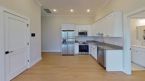16-18 Highgate St #303 Photo 1