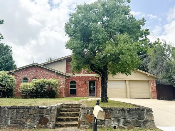 7804 Daniel Dr, North Richland Hills, TX 76182