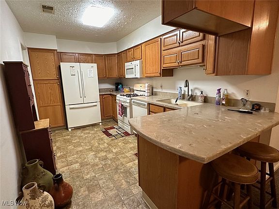 5th image of 4360 Steuben Woods Dr