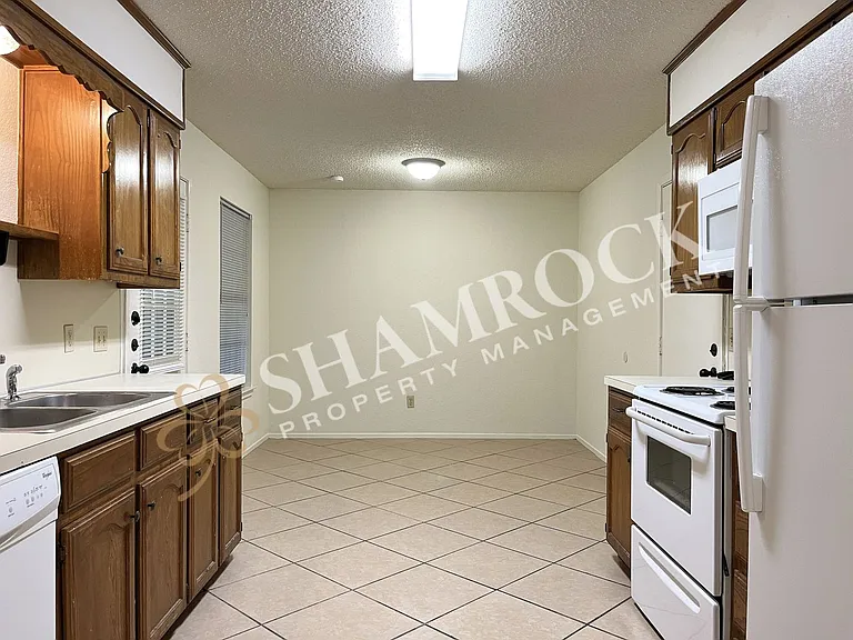 2103 Kirby Lee St — Photo 5