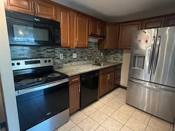 77 Colonel Bell Dr APT 4, Brockton, MA 02301