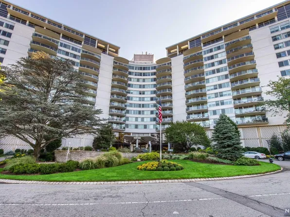 1 Claridge Dr APT 513, Verona, NJ 07044