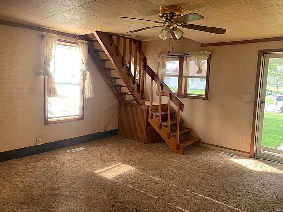 3rd image of 533 E Floral Ave