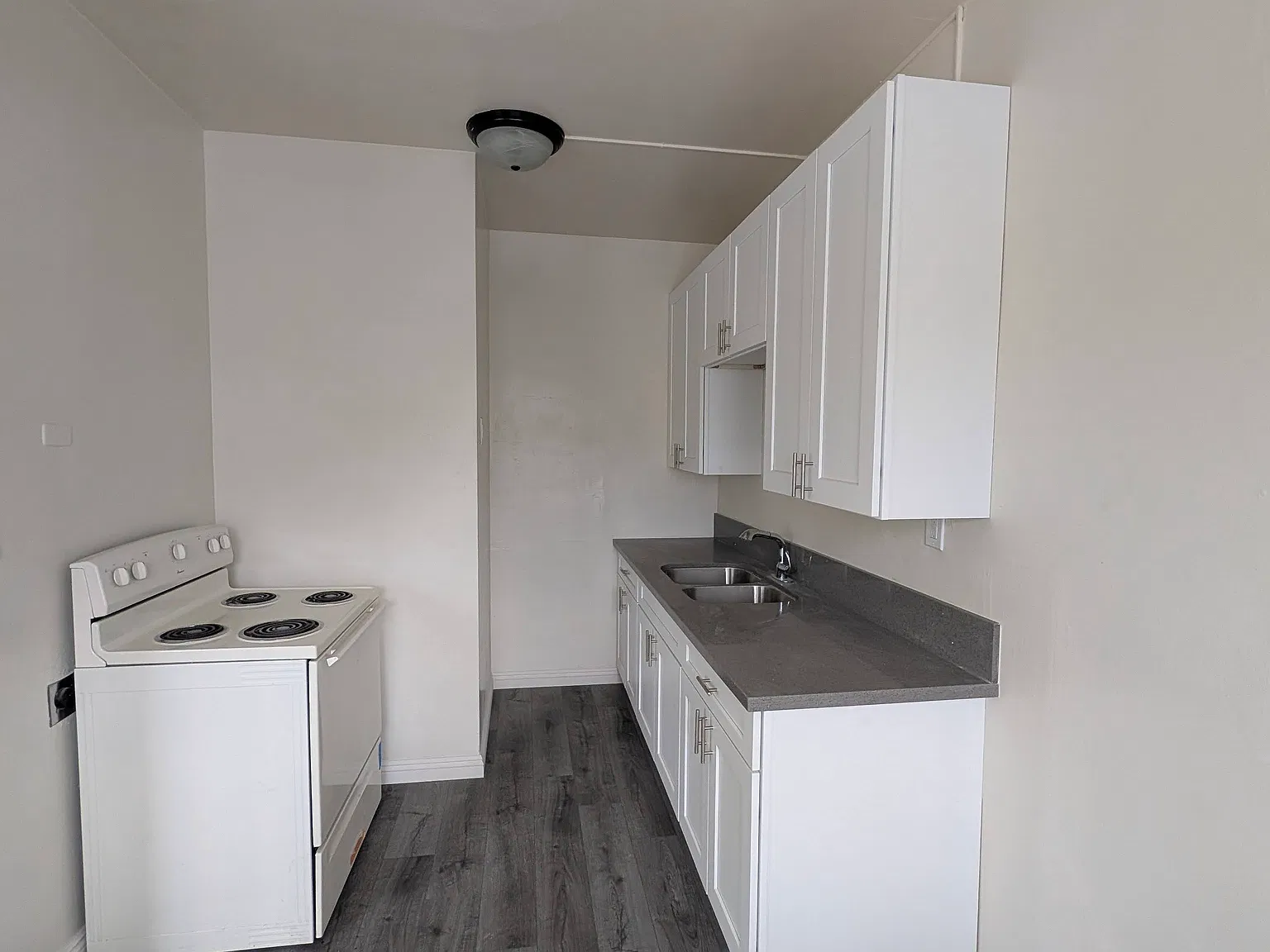 Studio, $1,600 — Photo 4