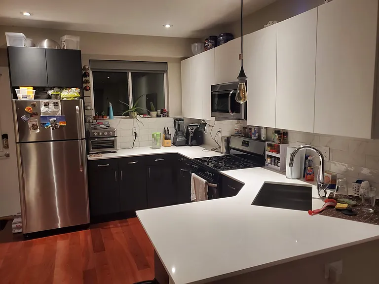 3011 W Cabot St — Photo 5