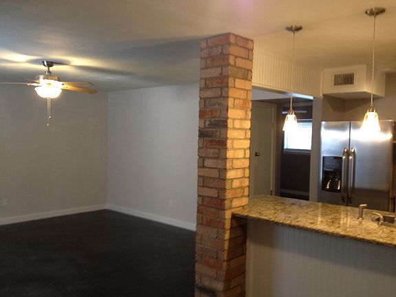 3rd image of 102 Vassar Ln APT 7