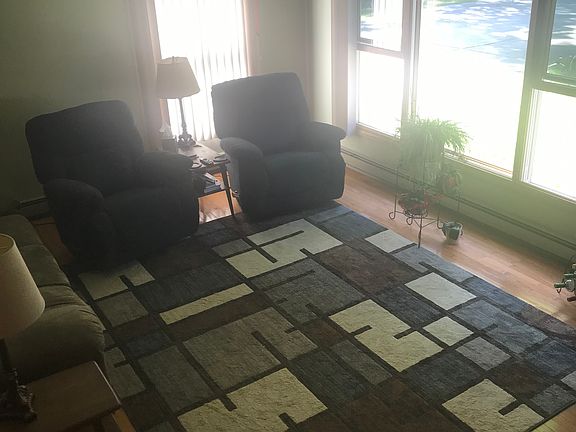13' x 17'4" living room