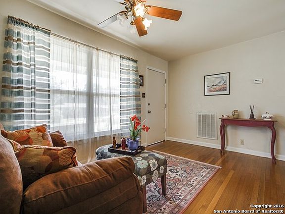 3rd image of 207 Addax Dr