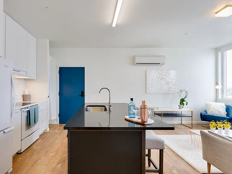 The Watercooler Apartments — Photo 14