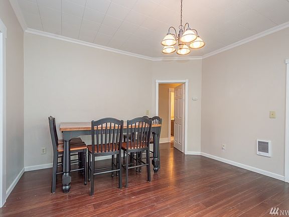 5th image of 210 N King St