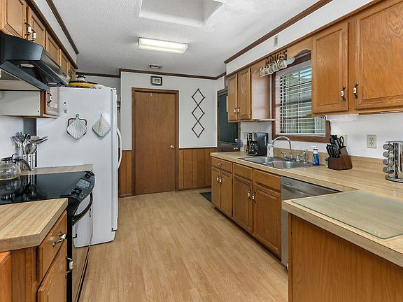 5th image of 3014 Ashley Dr