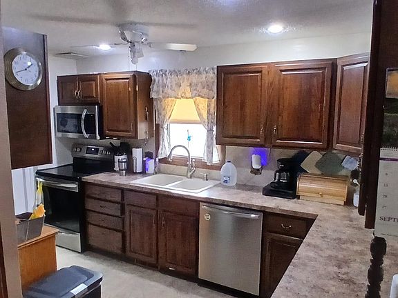 2nd image of 3423 Summer Ln