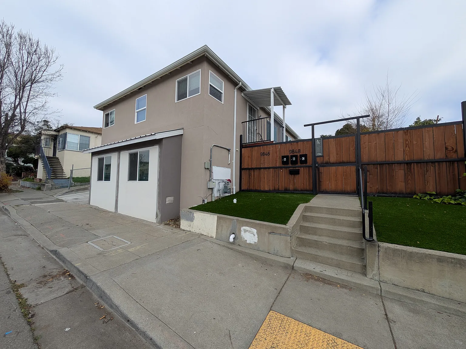9848 Macarthur Blvd — Photo 2