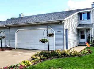 2722 Van Beek Rd, Green Bay, WI 54311