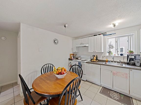 4th image of 8 Royal Dane Dr APT 65