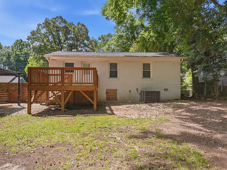 4239 Dinglewood Ave — Photo 6