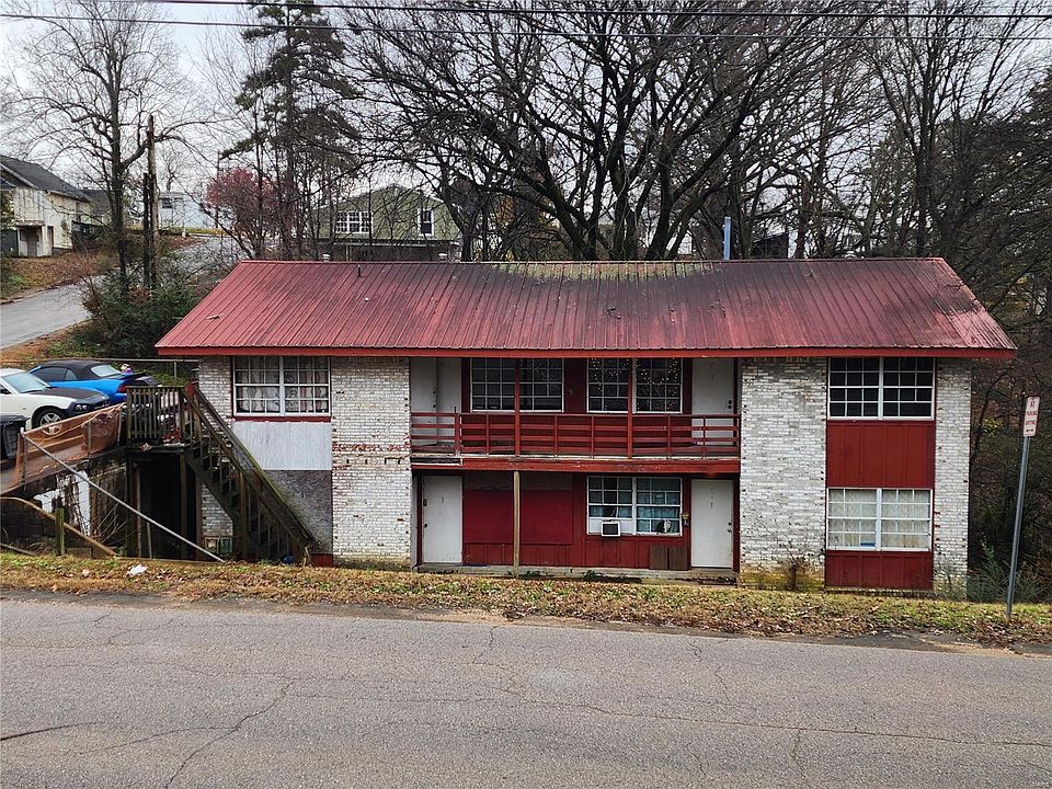 2nd image of 1302 W Harper St