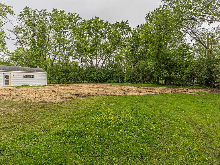 1055 N Bluebonnet Ln — Photo 24
