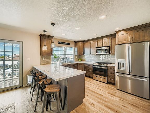 4th image of 200 W Cypress Dr