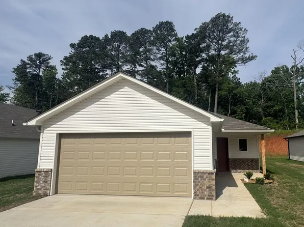 771 Gussy Ln, Benton, AR 72019