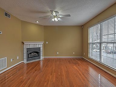 3rd image of 3115 W Walnut St APT 3
